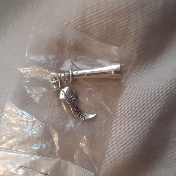 NIP, Silver "New York" Lighthouse Charm - Picture 2 of 3